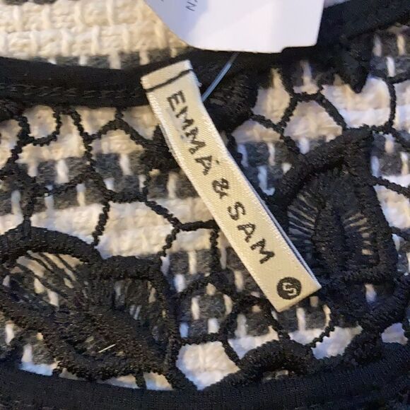 Emma & Sam black Top Small NWT - Picture 4 of 7